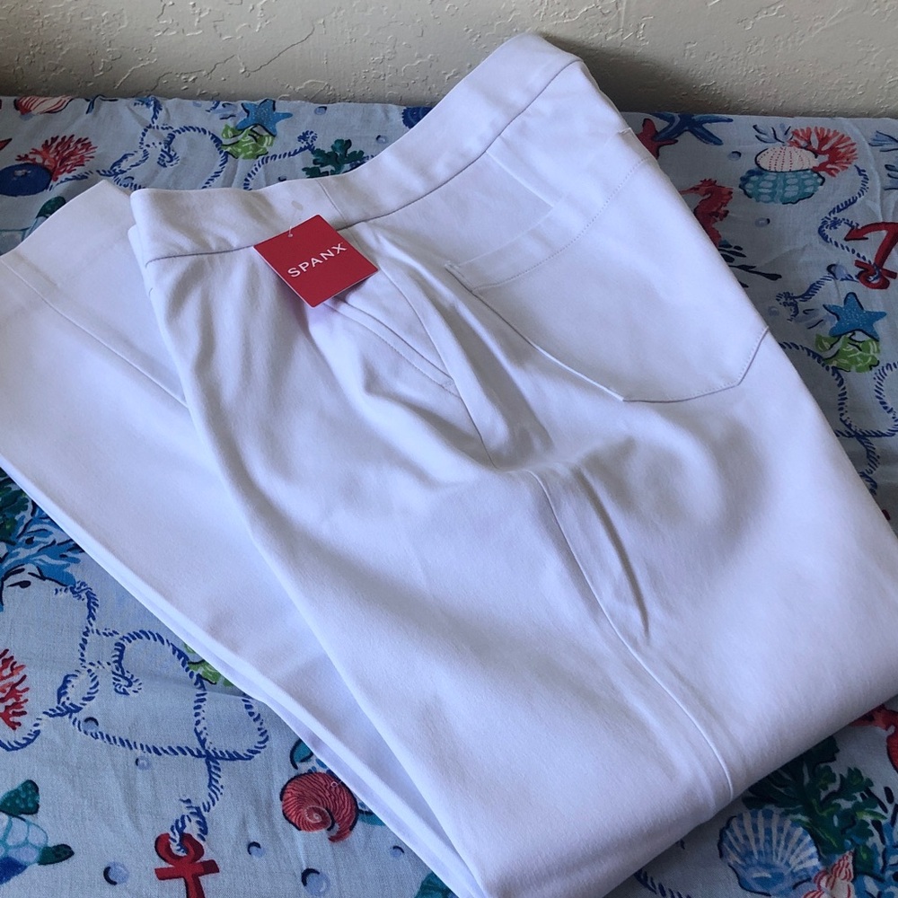 NWT SPANX Classic White Slim Straight Pants - Size Medium
